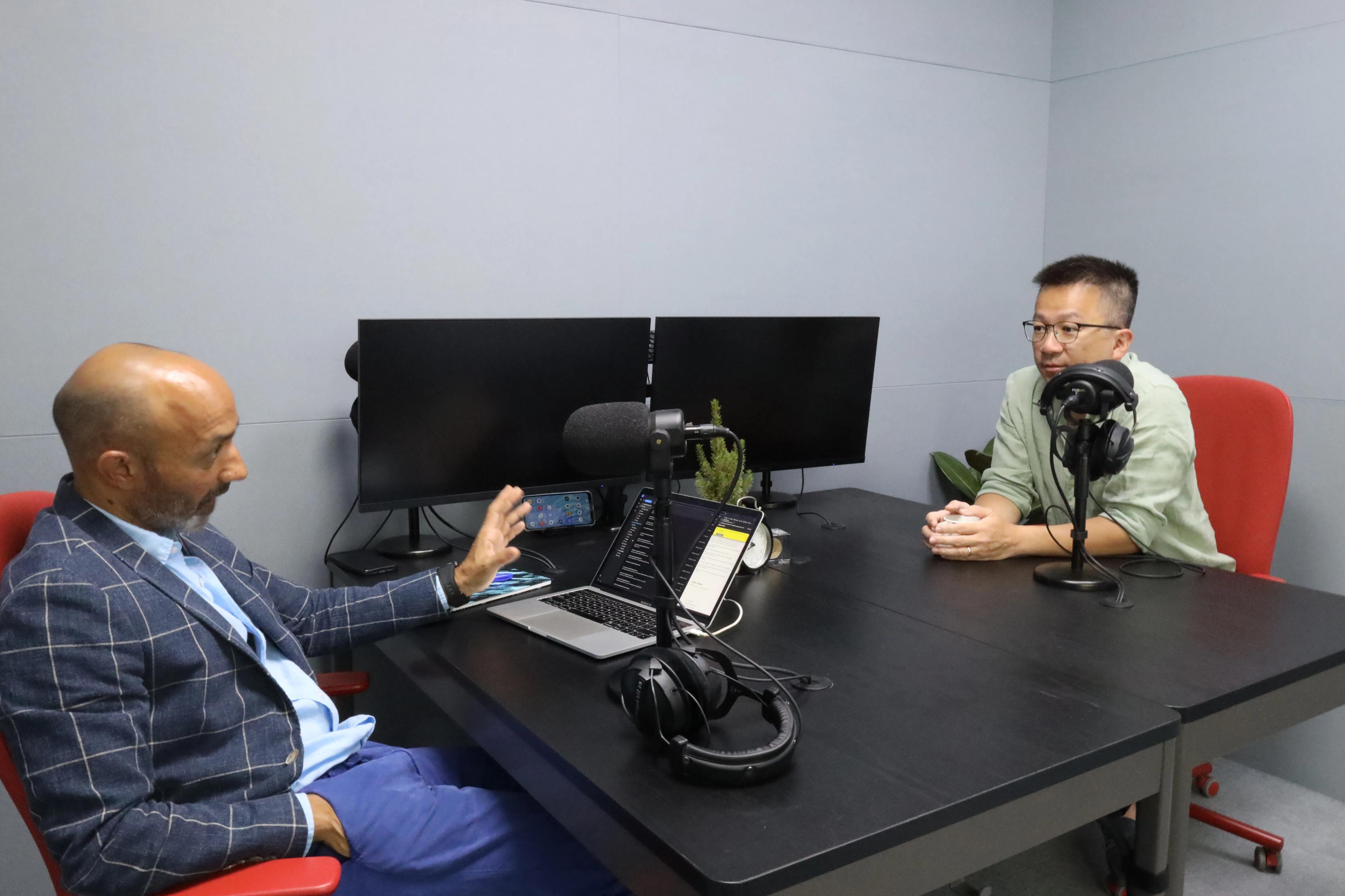 Jindao Tai, the million-dollar crypto trader, in The Crypto Radio studio